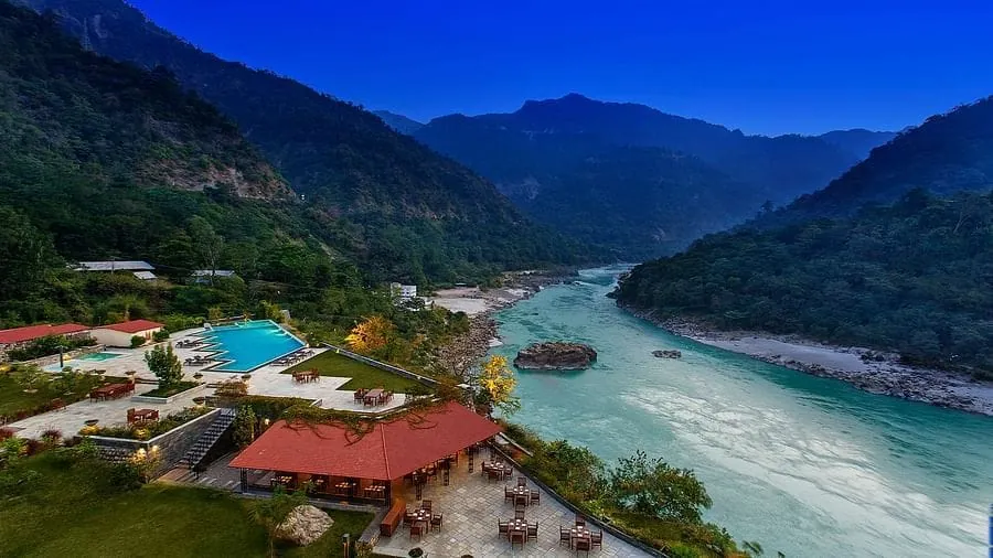 Hotels in Rishikesh closest to the yoga centers and Ganga Aarti ceremony