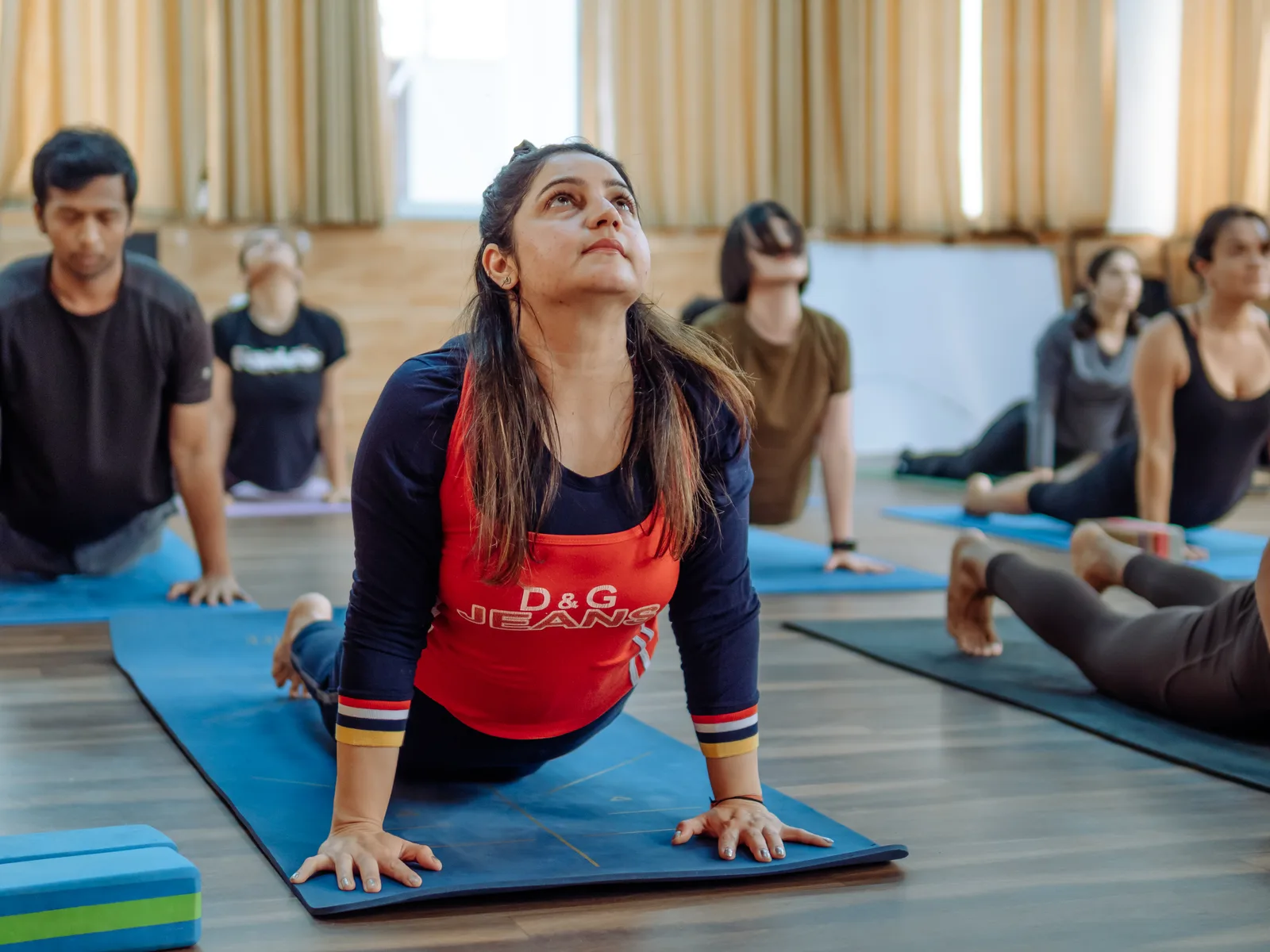 Mantra chanting class during the 100-hour yoga course in Rishikesh