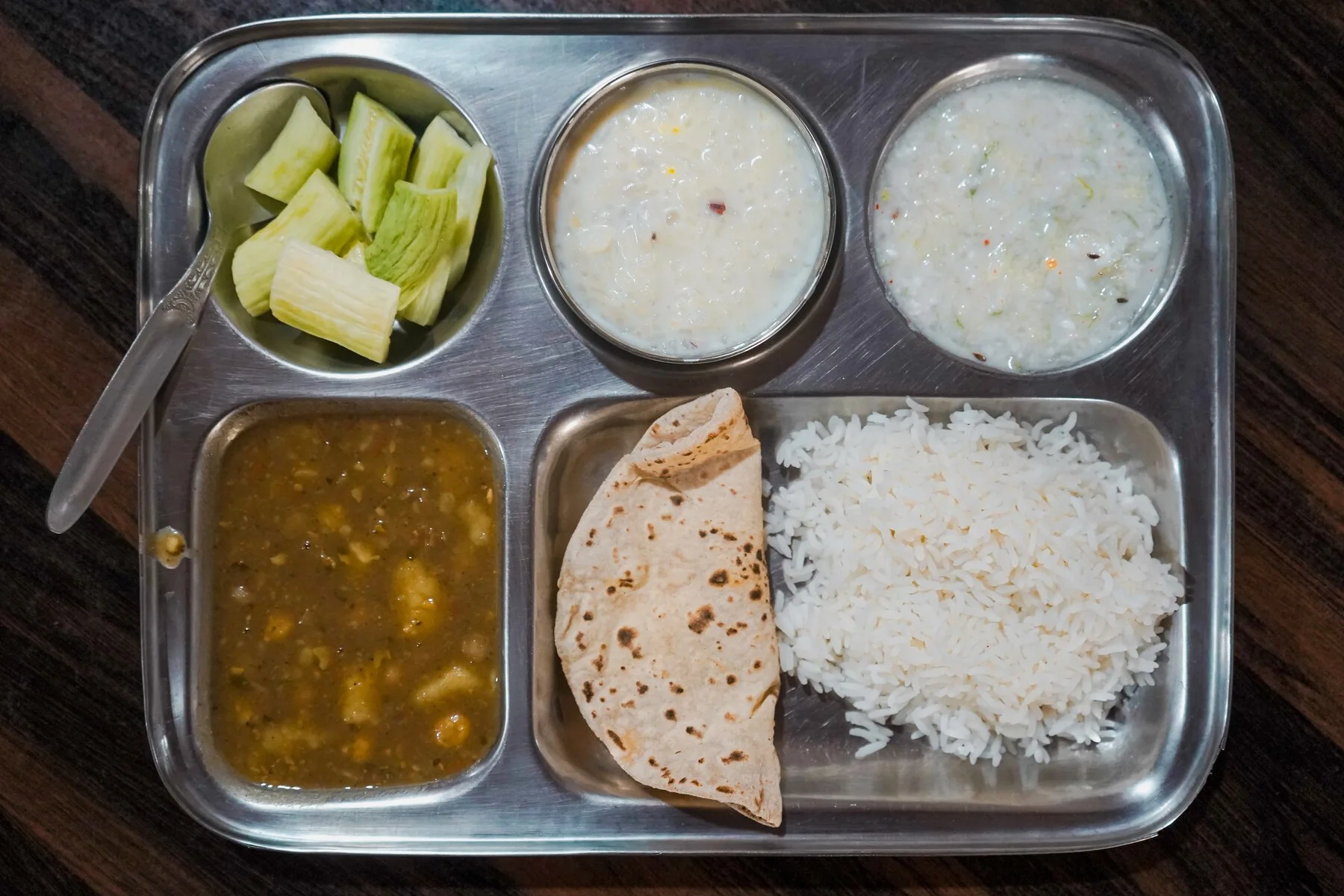 Nourishing sattvic vegetarian meals served at Rishikesh Yog Nirvana during the YTT