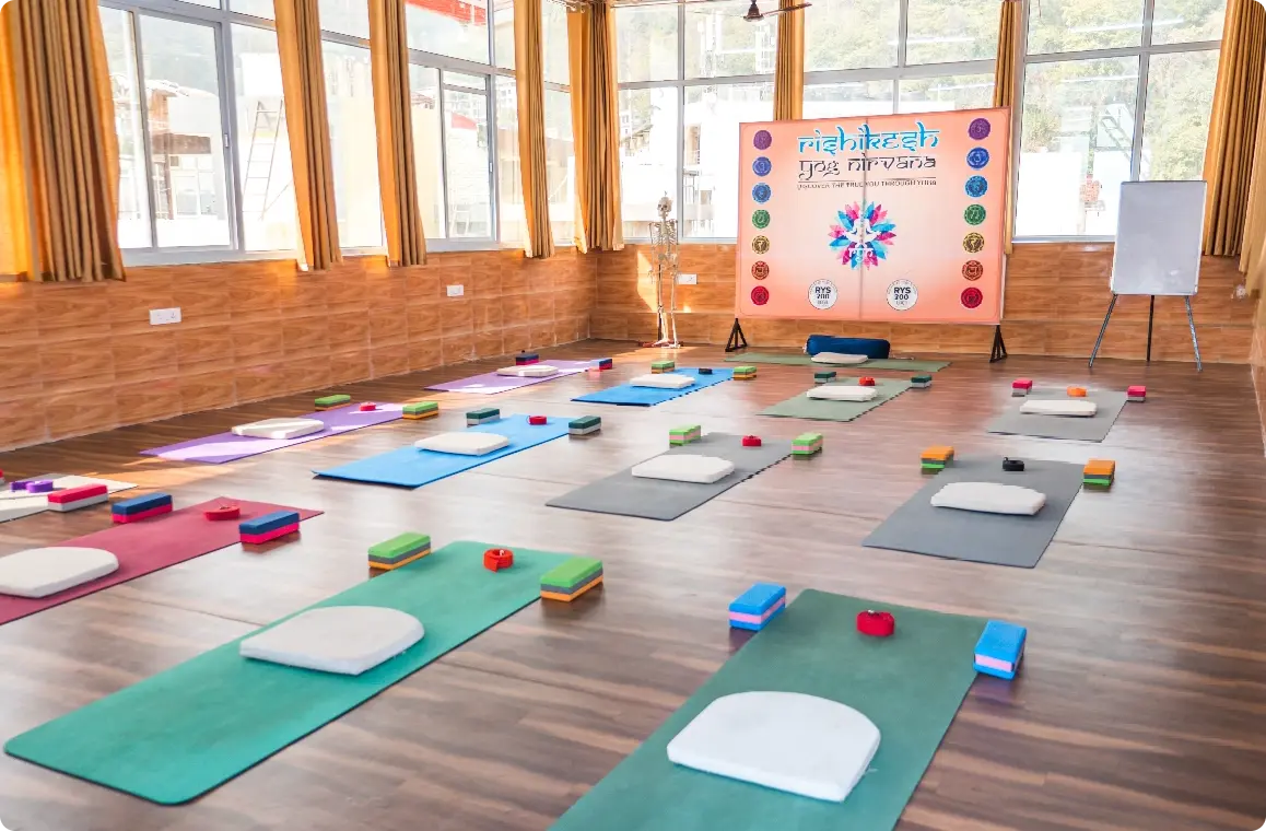 Ashram practice hall and peaceful stay at Rishikesh Yog Nirvana